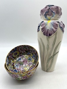 lot 286 image: SIGMA TasteSetter Iris Vase and 2 Floral Asian Porcelain Bowls