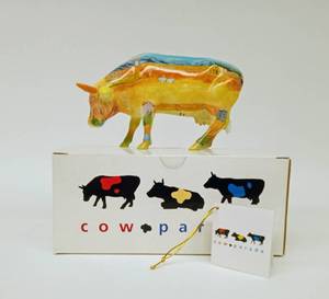 lot 120 image: WESTLAND Cow Parade Ceramic Figurine - Vincent Van Gogh #9174