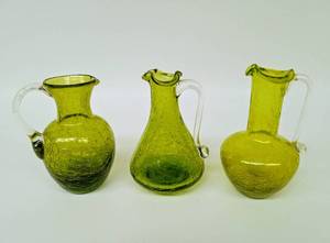 lot 262 image: Trio of Green Mid-Century Crackle Glass Miniatures