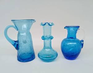 lot 264 image: Trio of Mid-Century Blue Crackle Glass Miniatures