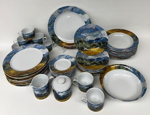lot 31 image: Vintage VINCENT VAN GOGH - SAKURA Museum Masters China Set for 8