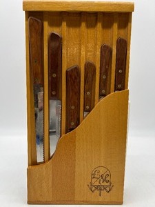 lot 258A image: Vintage FORGECRAFT Knife Set with Fleetwood Handle and Wooden Holder