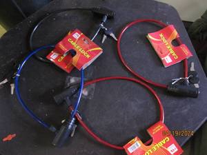 4 new cable locks with keys...