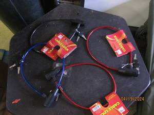 4 new cable locks with keys...