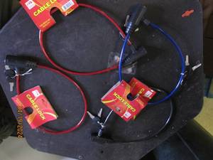 4 new cable locks with keys...