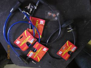 4 new cable locks with keys...