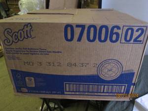 case of scott coreless jumbo roll bath tissue 12 rolls