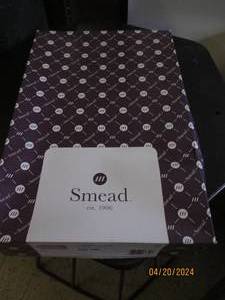 package of smead 2-ply folders...
