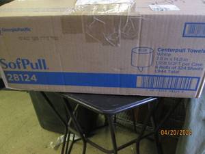 case of sofpull center pull towels white 6 rolls