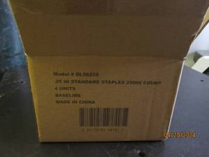 package of 4 units of 25,0000 staples