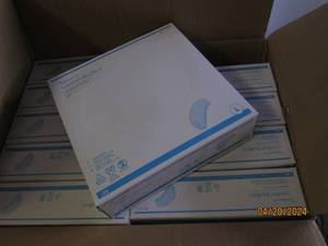 case of 750 blue large comfort bouffants