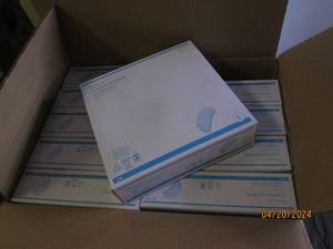 case of 750 blue large comfort bouffants