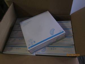 case of 750 blue large comfort bouffants