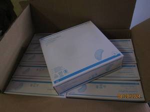 case of 750 blue large comfort bouffants