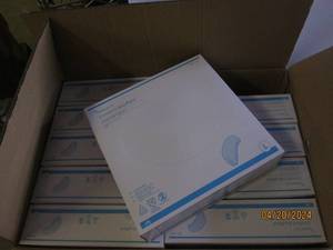 case of 750 blue large comfort bouffants