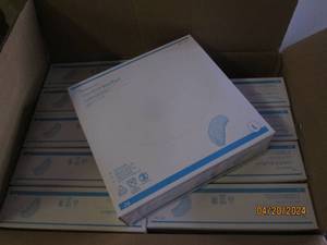 case of 750 blue large comfort bouffants