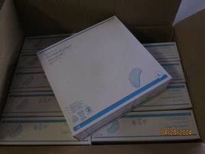 case of 750 blue large comfort bouffants