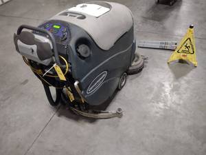 lot 17 image: Advance Convertamatic AXP Scrubber,...