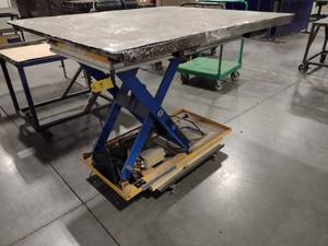 lot 7 image: Lift Products Model 2G2848 Electric...