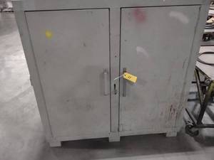 lot 11 image: Knaack Job Box, 5x2x5, Gray...