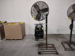 lot 18 image: Cart Mounted 24 Fan, Works...