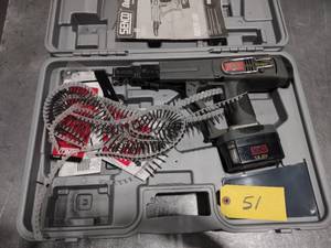 lot 51 image: Senco 18 Volt Duraspin Screw Gun, D...