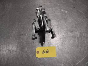 lot 66 image: 3-Jaw Puller...