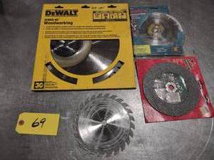 lot 69 image: Assorted Blades...