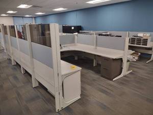 lot 236 image: (4) Cubicles, 8x8x65 Includes Un...