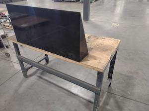 lot 436 image: Workbench, 60x30...