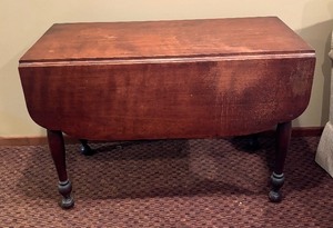 Beautiful Vintage Drop Leaf Table
