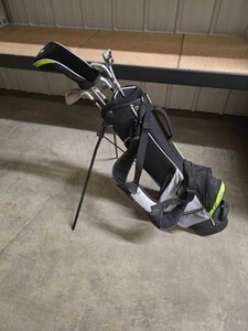 Kids golf club set and bag