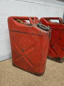 2 Vintage metal gas can - 5 gal