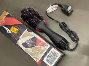 AL 4.   Hair Dryer Brush