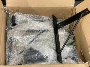 GA 2    Box of Shelf hangers and screws