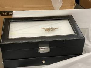GA 3.    Jewelry Box With Lock And Key