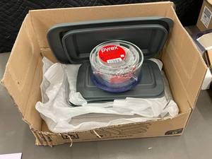 GA 4   Glass containers with lids