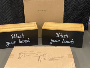 HI  5       Bathroom stool and towel boxes