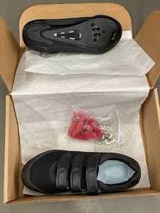 CA 1     Size 42 Bike racer shoes with clips
