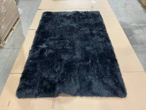 lot 131 image: 5x8 Black Fur Area Rug