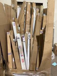 lot 399 image: Wholesale Pallet of Window Treatments