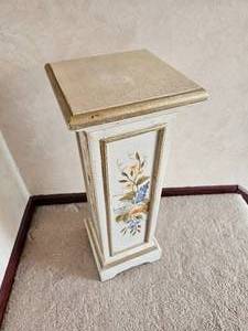 Floral Adorned Column Pedestal