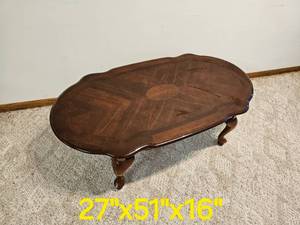 Traditional Oak Queen Ann Coffee Table