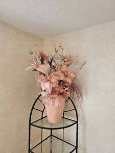 Extravagant Pink Bouquet Vase