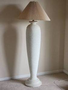Modern Tall Vase Floor Lamp - Santorini White