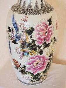 Stunning Chinese Painted Ceramic Vase - Flowers & Birds