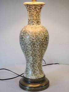 Gorgeous Chinese Ceramic Vase Table Lamp - White   Gold