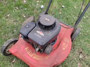 Briggs &  Stratton Rally 20 Lawn Mower