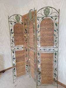 Stylish  Metal   Wicker Decor Screen