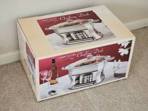 4  Quart  Chafing  Dish  -  NIB